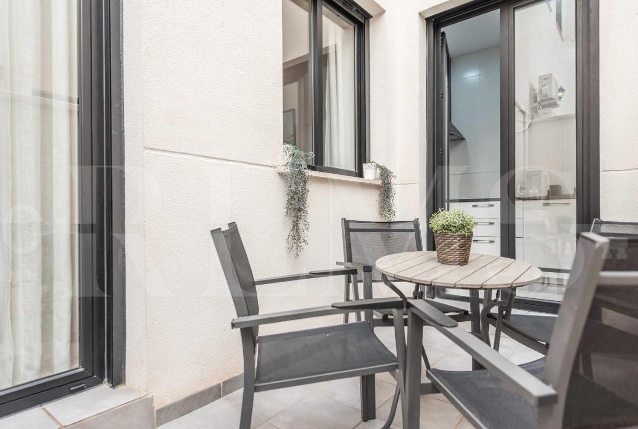 3Br Apartment With Parking And Patio In The Center By Rems Malaga Exterior photo