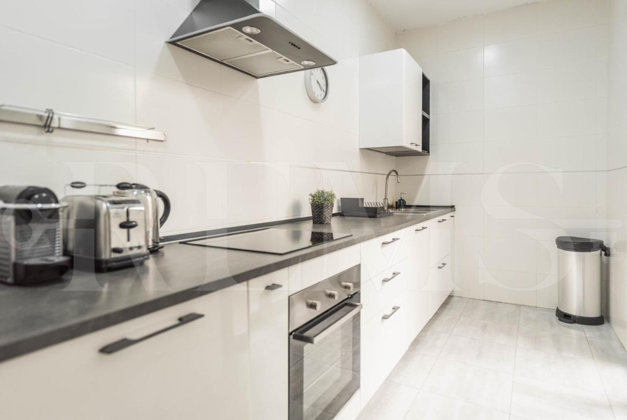 3Br Apartment With Parking And Patio In The Center By Rems Malaga Exterior photo